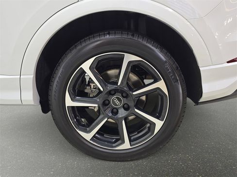 Certified 2025 Audi Q3 2.0T Premium Plus w/ Premium Plus Package image 36