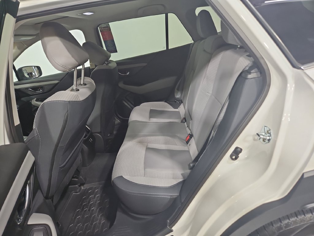 Certified 2025 Subaru Outback Premium AWD/4WD image 26
