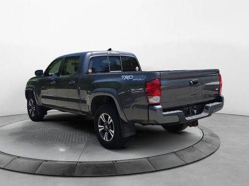 Used 2016 Toyota Tacoma TRD Sport w/ Premium & Technology Package AWD/4WD image 3