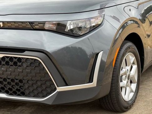 Used 2025 Kia Soul LX FWD image 11