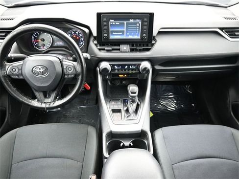Used 2019 Toyota RAV4 LE image 14