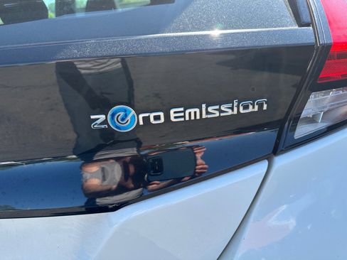 Used 2018 Nissan Leaf S w/ S Charge Package FWD image 7