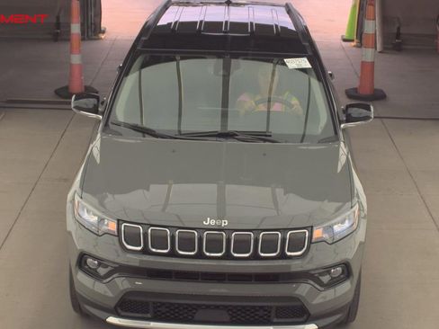 Used 2022 Jeep Compass Limited image 2