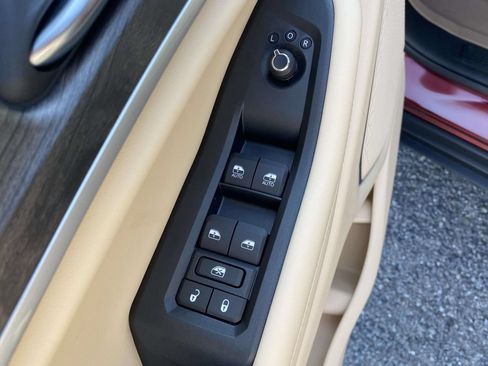 Used 2026 Jeep Grand Cherokee Limited w/ Luxury Tech Group II AWD/4WD image 17
