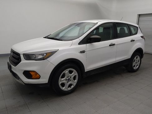 Used 2019 Ford Escape S image 2