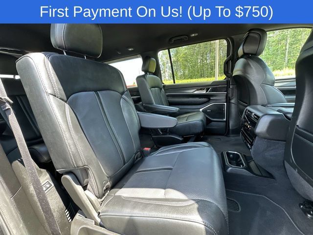 Used 2024 Jeep Wagoneer Series III AWD/4WD image 27