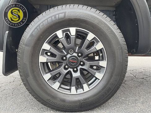 Used 2021 Nissan Titan PRO-4X AWD/4WD image 9