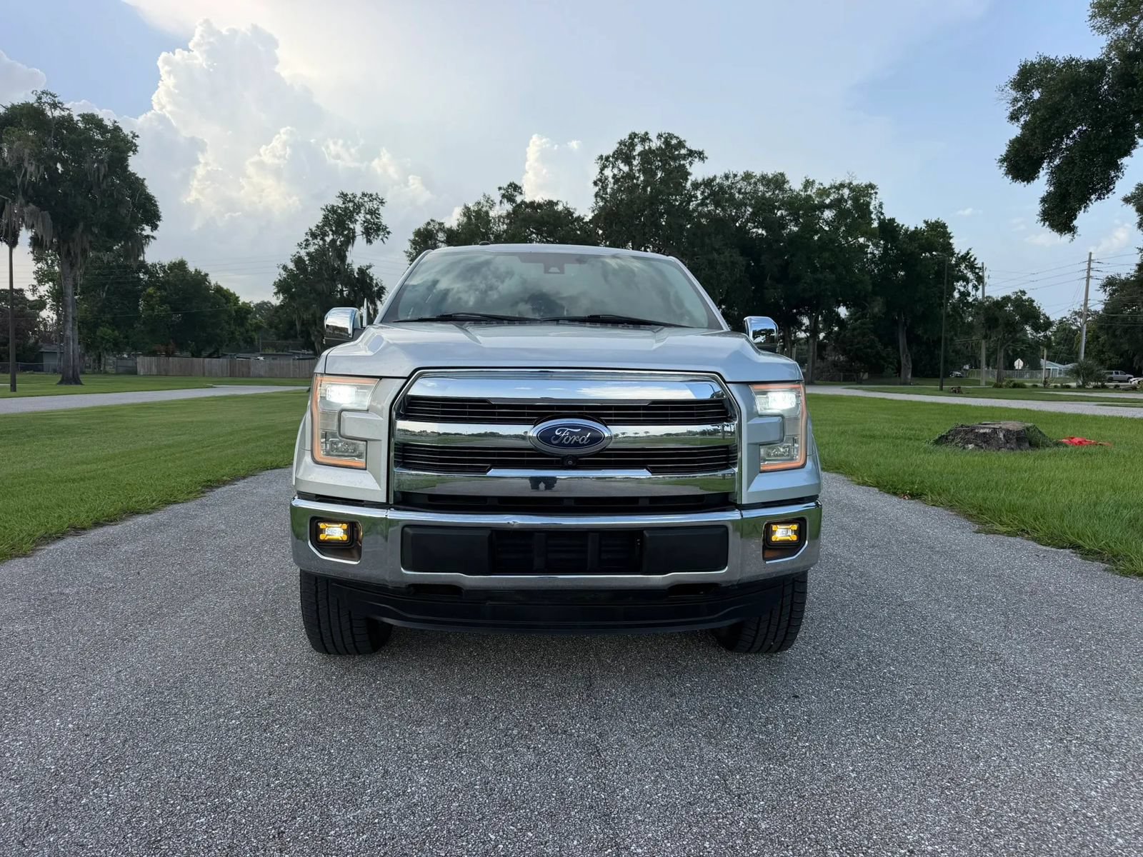 Used 2016 Ford F150 Lariat w/ Equipment Group 502A Luxury AWD/4WD image 2