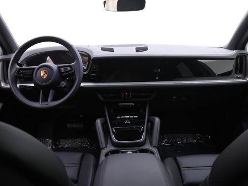 Used 2024 Porsche Cayenne image 17