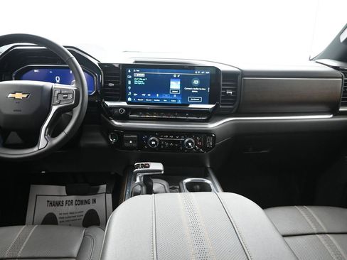 Used 2025 Chevrolet Silverado 1500 High Country w/ Technology Package AWD/4WD image 32