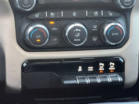 Used 2019 RAM 1500 Laramie AWD/4WD image 14