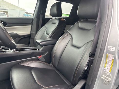 Used 2024 Jeep Compass Limited image 25