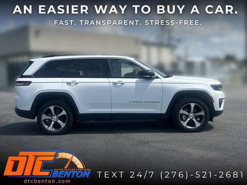 Used 2023 Jeep Grand Cherokee Limited AWD/4WD image 2