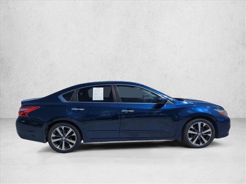 Used 2016 Nissan Altima 2.5 SR image 4