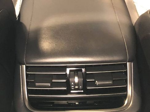 Used 2021 Lexus LS 500h image 34