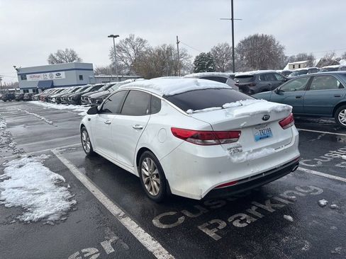 Used 2018 Kia Optima LX w/ 17" Alloy Wheels Package image 9