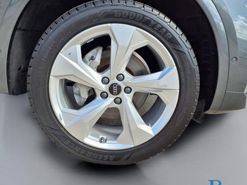 Used 2023 Audi Q5 2.0T Prestige w/ Prestige Package image 10