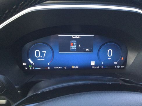 Used 2025 Ford Escape Platinum w/ Premium Technology Package image 17