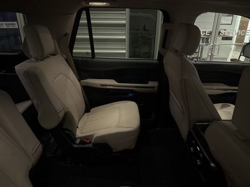 Certified 2024 Ford Expedition Platinum image 22