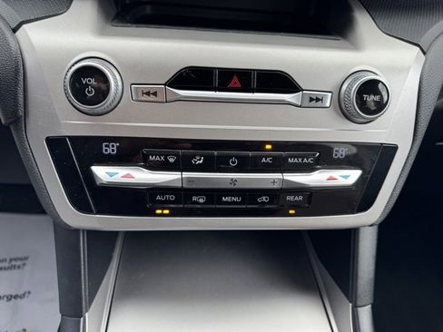 Used 2021 Ford Explorer Base image 29