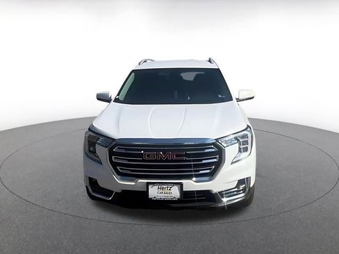 Used 2024 GMC Terrain SLT image 4