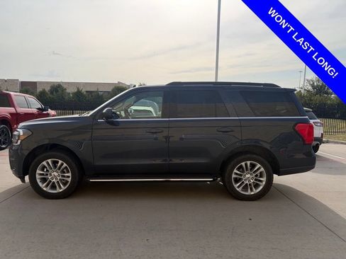 Used 2023 Ford Expedition XLT AWD/4WD image 2
