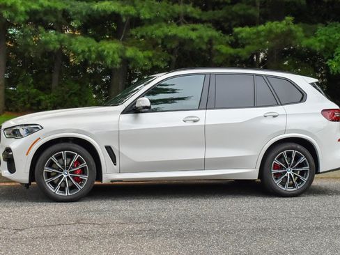 Used 2023 BMW X5 xDrive40i w/ Executive Package AWD/4WD image 3
