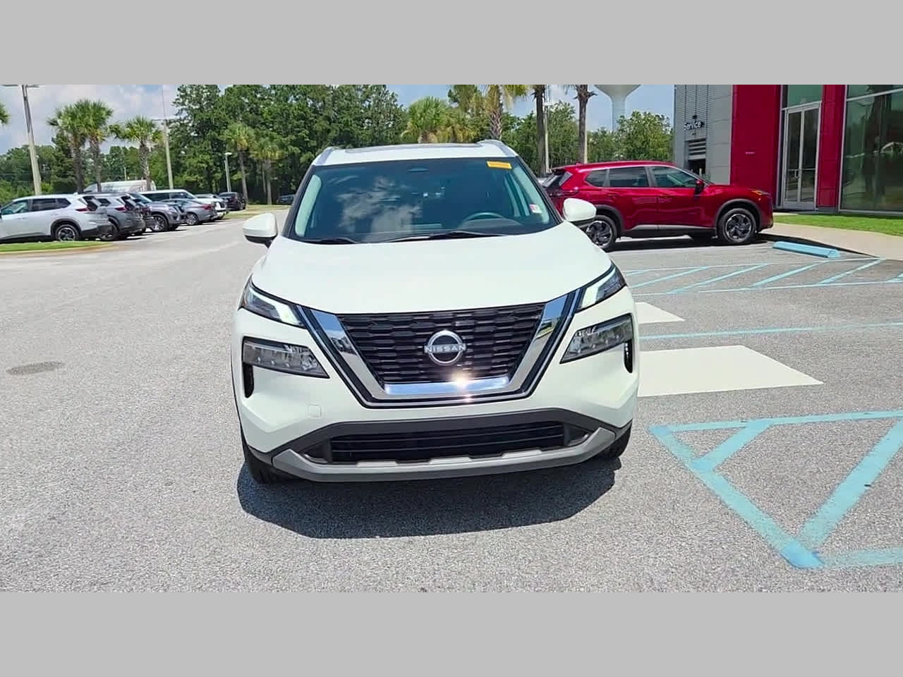 Used 2023 Nissan Rogue SV w/ SV Premium B Package FWD image 4