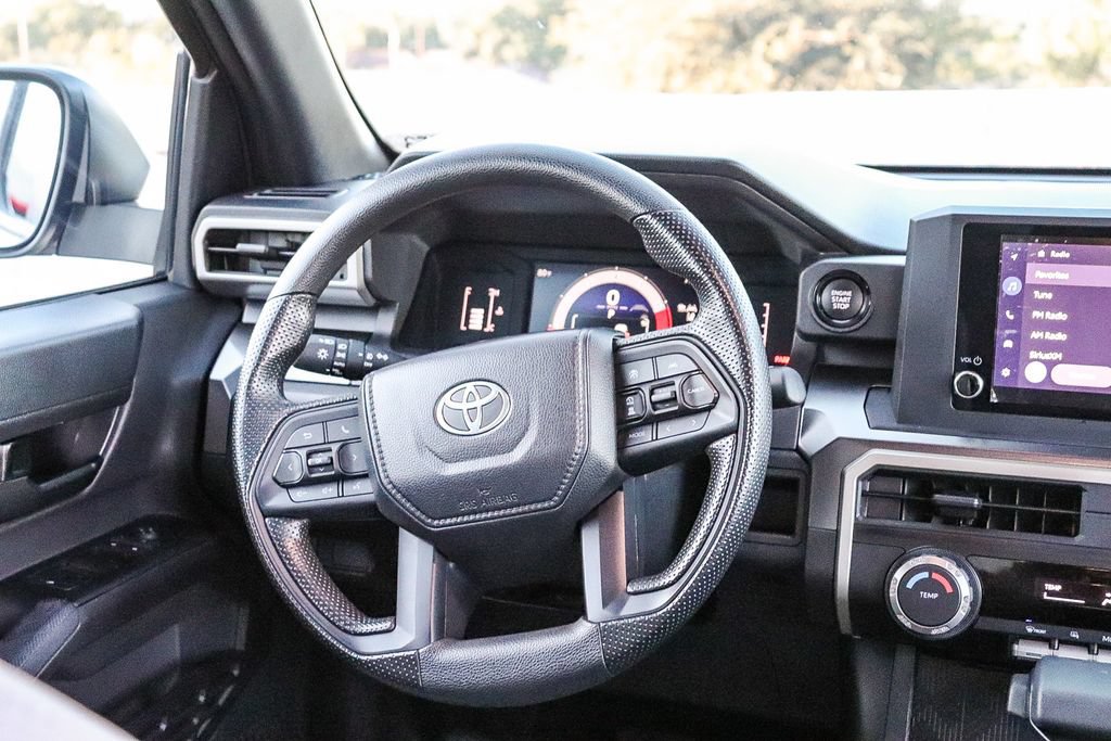 Used 2025 Toyota Tacoma SR5 AWD/4WD image 17