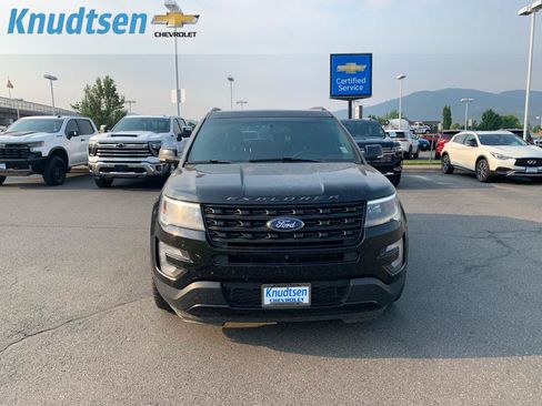 Used 2016 Ford Explorer Sport w/ Equipment Group 401A AWD/4WD image 2