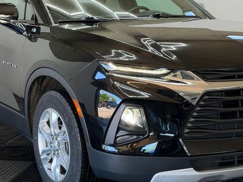Used 2021 Chevrolet Blazer LT FWD image 2