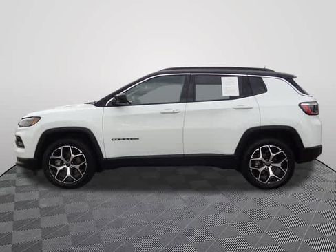 Used 2025 Jeep Compass Limited AWD/4WD image 2
