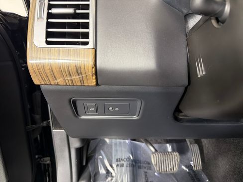 Used 2019 Land Rover Range Rover HSE AWD/4WD image 16