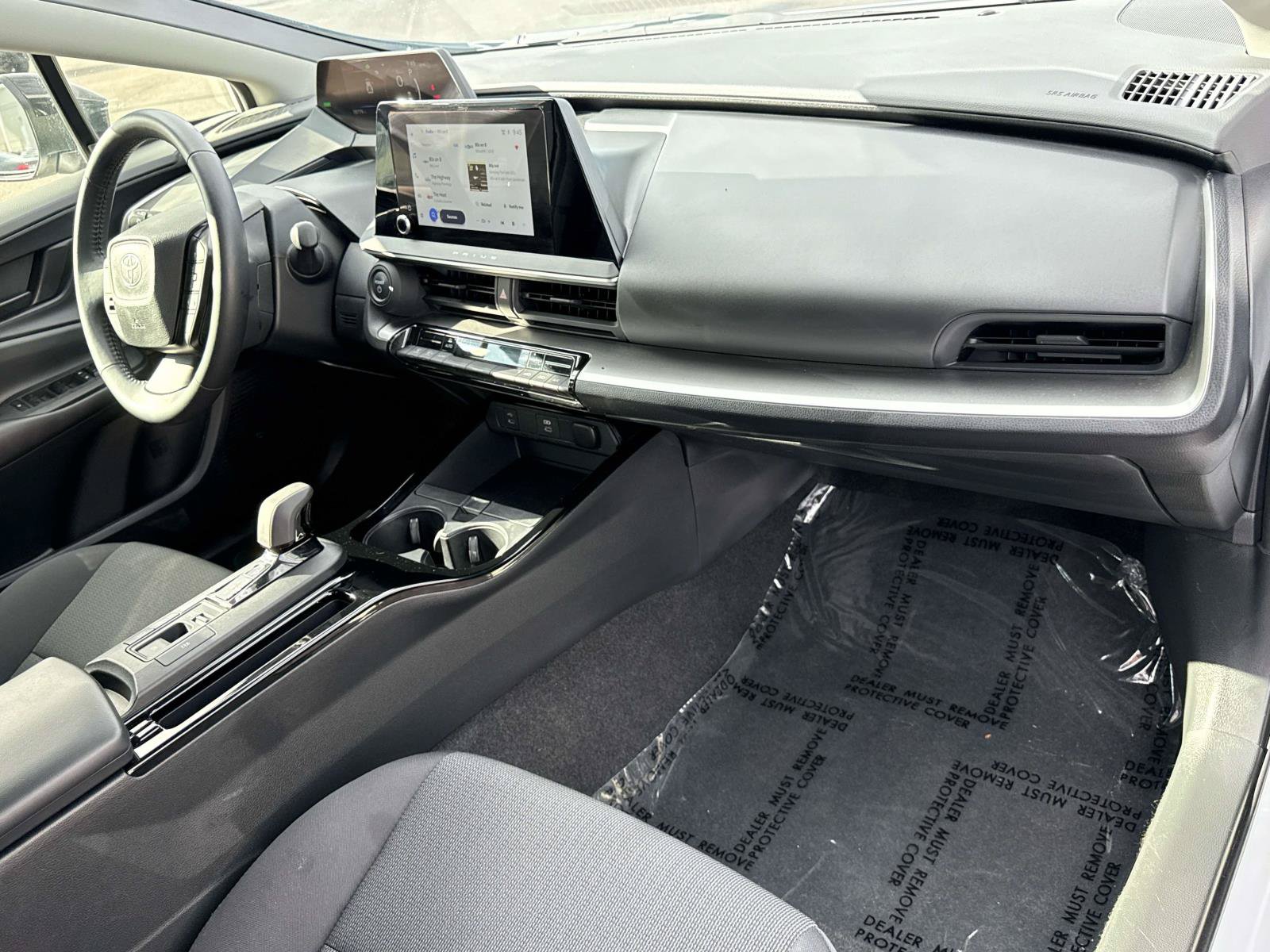 Used 2025 Toyota Prius LE FWD image 18