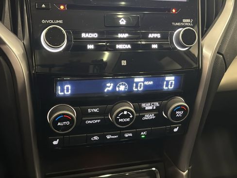 Used 2020 Subaru Ascent Limited w/ Technology Package image 20