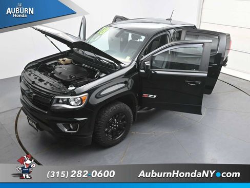 Used 2018 Chevrolet Colorado Z71 w/ Z71 Midnight Edition AWD/4WD image 36
