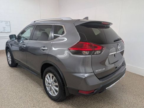 Used 2017 Nissan Rogue SV AWD/4WD image 3