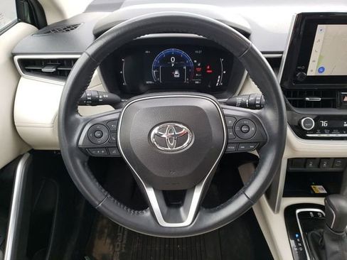Used 2023 Toyota Corolla Cross XLE w/ Convenience Package AWD/4WD image 14