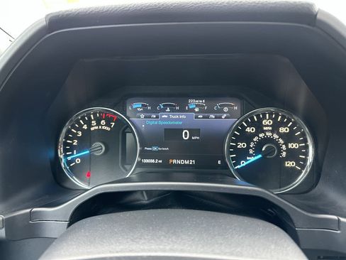 Used 2016 Ford F150 Platinum w/ Equipment Group 701A Luxury AWD/4WD image 25