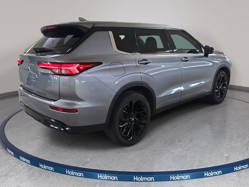 Used 2022 Mitsubishi Outlander SE AWD/4WD image 7