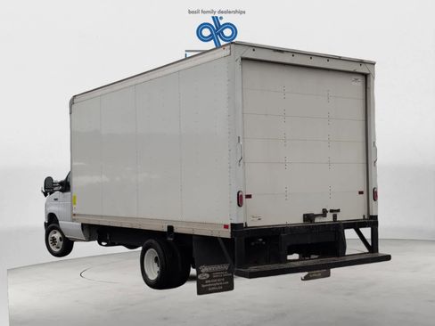 Used 2024 Ford E-450 and Econoline 450 Super Duty w/ Power Windows & Locks Group image 5