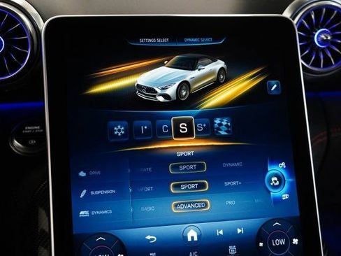 Used 2024 Mercedes-Benz SL 63 AMG AMG SL 63 image 32