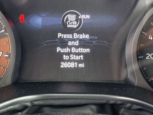 Used 2025 Jeep Compass Latitude AWD/4WD image 9