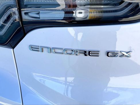 Used 2025 Buick Encore GX Avenir w/ Avenir Technology Package image 10