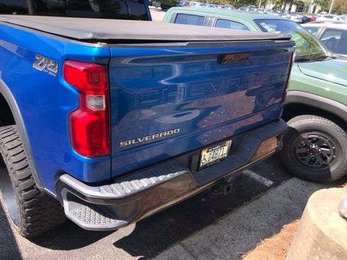 Used 2023 Chevrolet Silverado 1500 ZR2 w/ Technology Package AWD/4WD image 12
