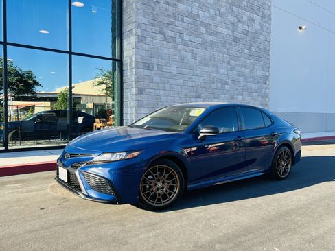 Used 2023 Toyota Camry SE w/ Convenience Package FWD image 25