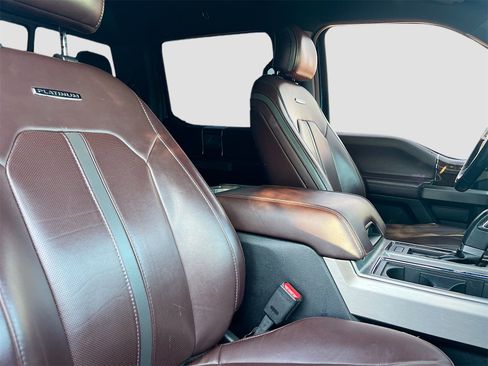 Used 2017 Ford F150 Platinum w/ Equipment Group 701A Luxury image 29