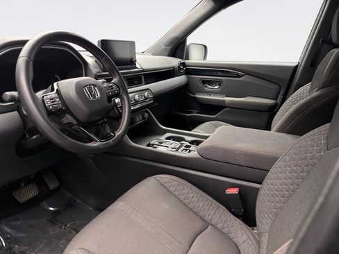 Used 2023 Honda Pilot Sport image 10