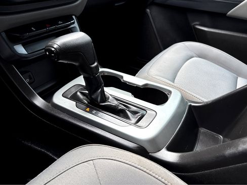 Used 2019 Chevrolet Colorado W/T w/ WT Convenience Package image 9