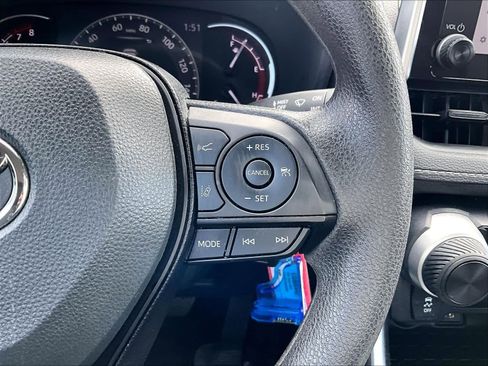 Used 2025 Toyota RAV4 LE AWD/4WD image 24